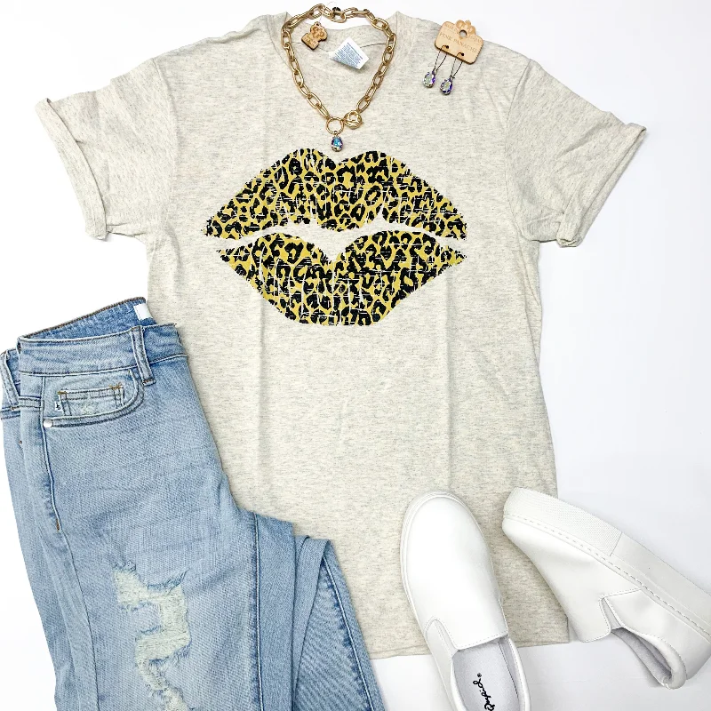 Last Chance Size Medium | Loving In Leopard Animal Print Lip Graphic Tee in Oatmeal