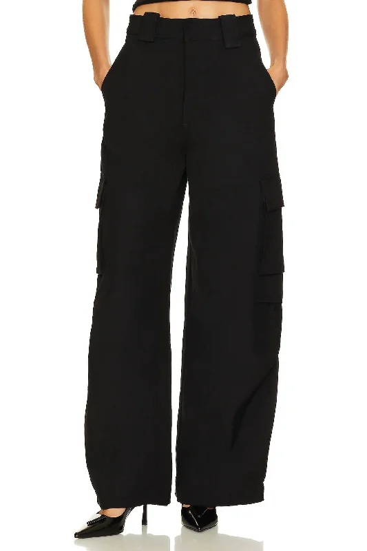 Megan Pant In Black