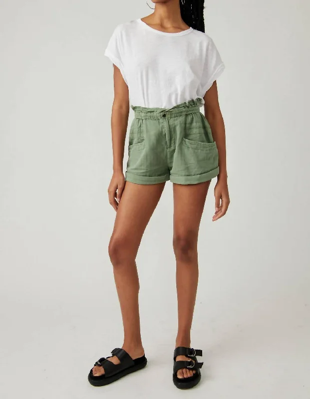 Topanga Cuff Short In Oil Green